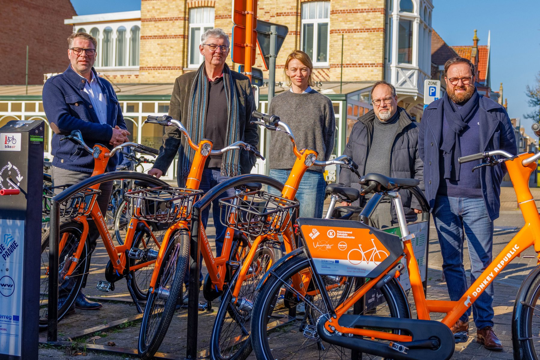adelaar adverteren Speel Nieuwe oranje deelfietsen voor Veurne, Koksijde en De Panne | Gemeente  Koksijde